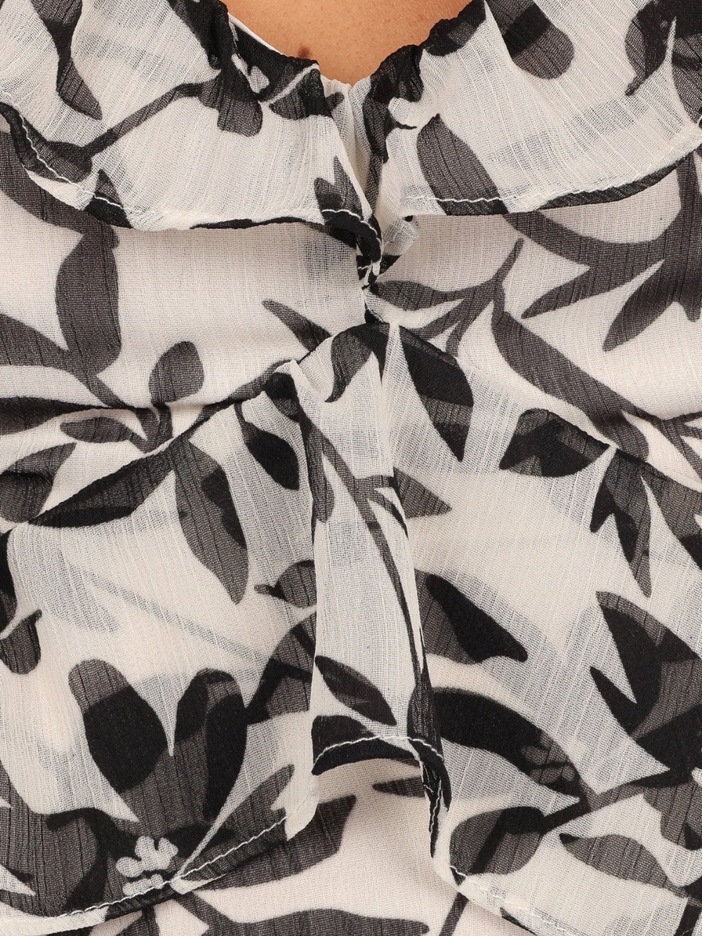 Petal & Pup Rory Ruffle Maxi Dress - Picture 4 of 6